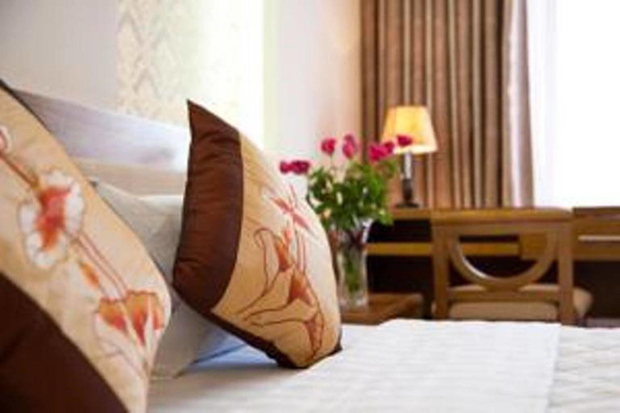 Lam Bao Long Hotel Хюэ Экстерьер фото